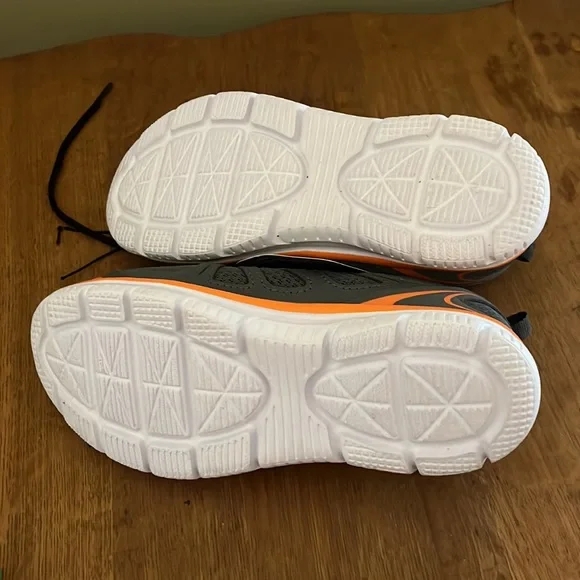 LA Gear shoes 111 - Picture 3 of 3